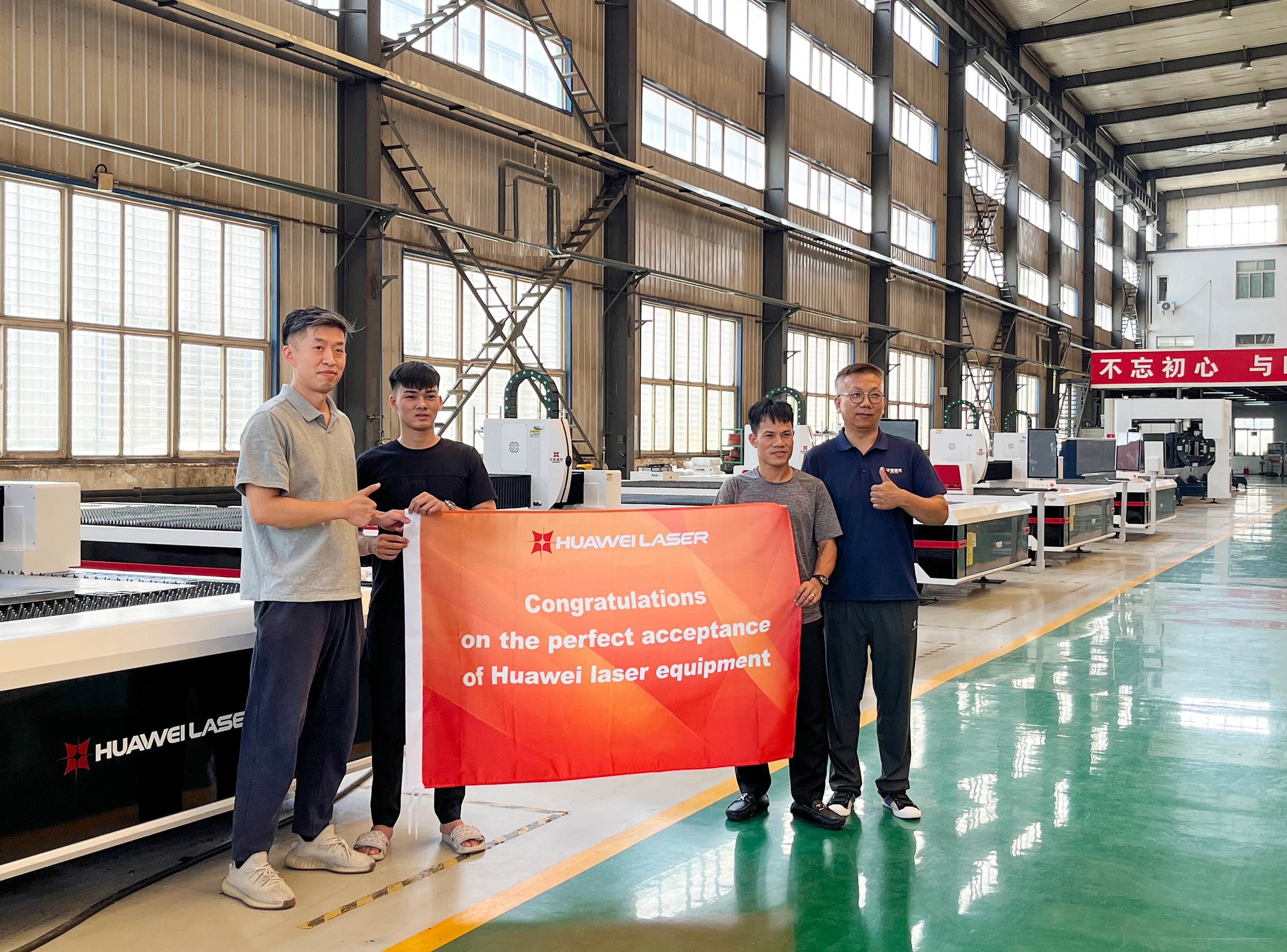 Vellykket levering af 6000W 6020 laserskærer til Vietnam